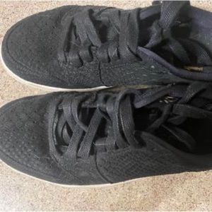 Nike Womens size 6.5